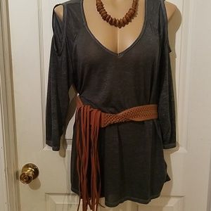 sheer cold shoulder slight ombre top